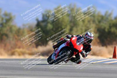 media/Jan-08-2022-SoCal Trackdays (Sat) [[1ec2777125]]/Turn 7 (1035am)/